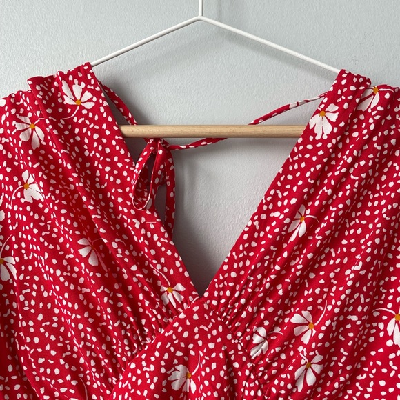 ASOS DESIGN FLOWY FLORAL LOW BACK MINI DRESS WITH RUCHED SLEEVES Size 6 - Picture 10 of 11